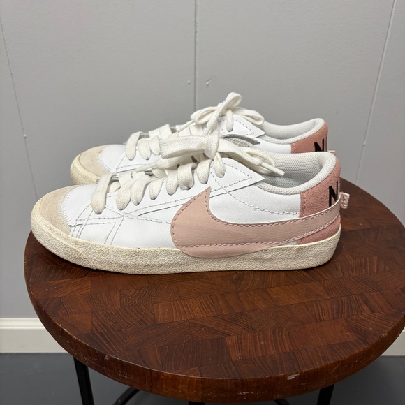Nike Blazer Low '77 Jumbo women's Shoe White/Pink Size 10 - Picture 3 of 11
